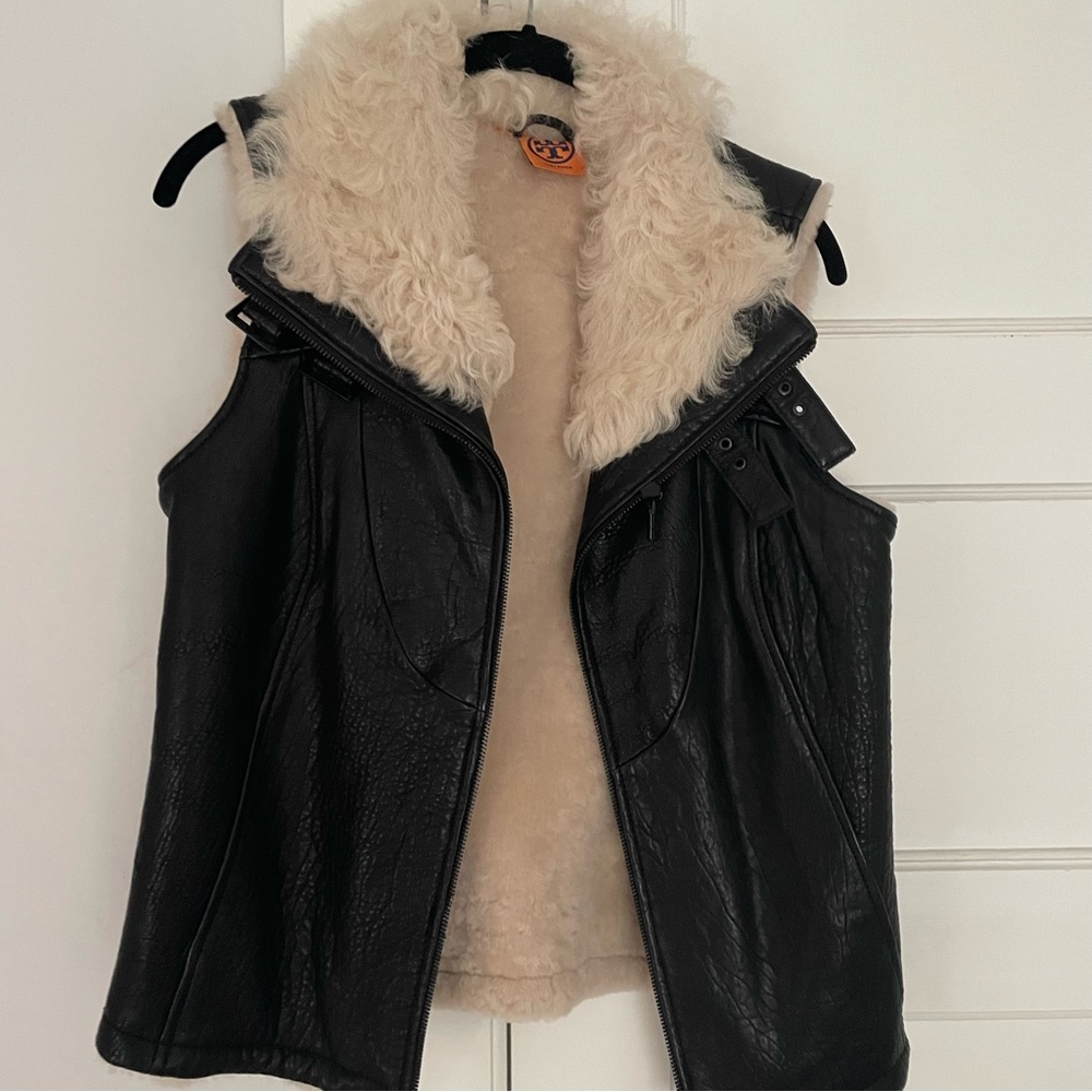 Tory Burch Black leather vest with fur